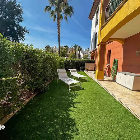 Stunning Garden Apartment *